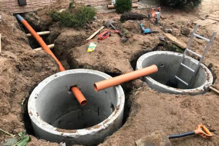 Схема законного водовідведення очищених стоків після септика через дренажну систему на приватній ділянці